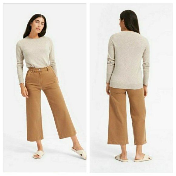 Everlane Sweaters - NWOT Everlane cashmere ivory crew trendy sweater